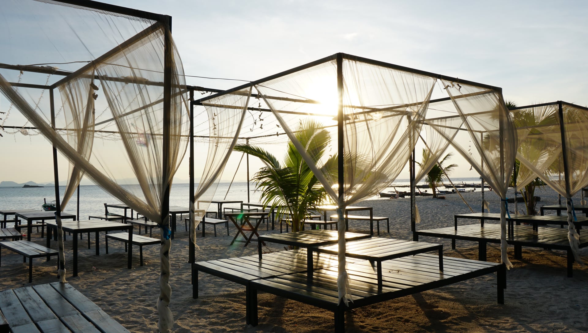Book ultra luxury experiences with Tripandstays